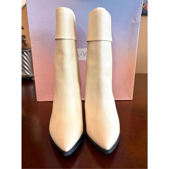 LISA VICKY (Nordstrom) - NIB - L Sz 6 Mae-V Soft Tumble Leather Booties in Cream - Picture 10 of 12